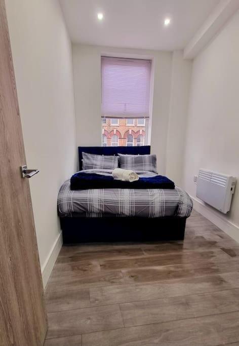 Appartamento 2 Bed Cosy Flat Close To Bus & Tube Station